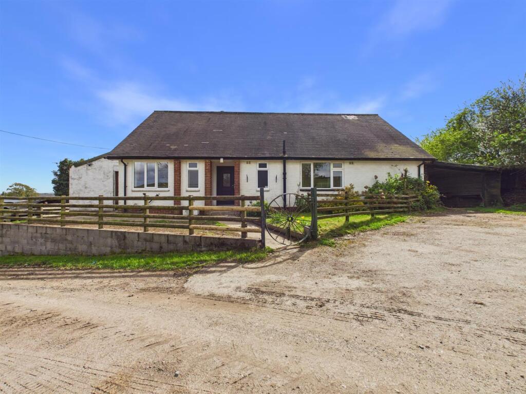 3 bed Detached bungalow for rent in Guilsfield. From Roger Parry & Partners - Shrewsbury