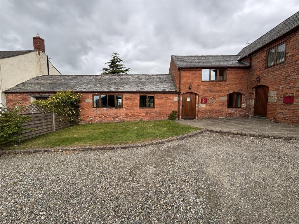 2 bed Barn Conversion for rent in Queen's Head. From Roger Parry & Partners - Shrewsbury