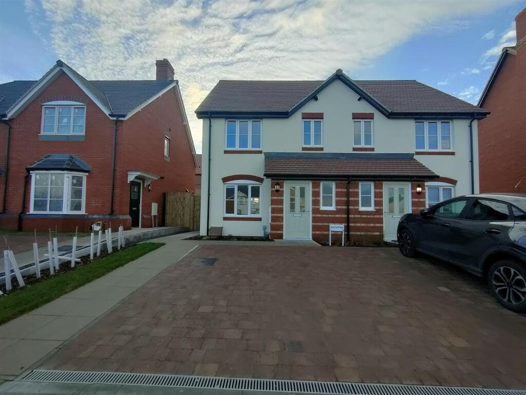 3 bed Semi Detached for rent in Telford. From Roger Parry & Partners - Shrewsbury 3 bed Semi Detached for rent in Telford. From Roger Parry & Partners - Shrewsbury
