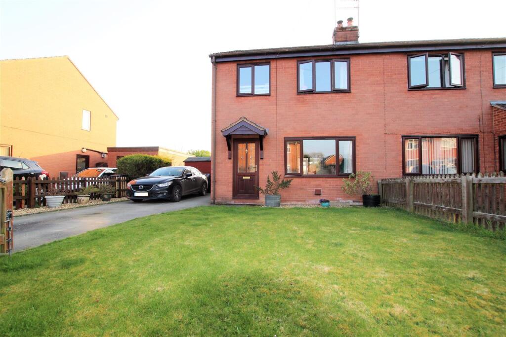 3 bed Semi Detached for rent in Maesbury Marsh. From Roger Parry & Partners - Shrewsbury 3 bed Semi Detached for rent in Maesbury Marsh. From Roger Parry & Partners - Shrewsbury