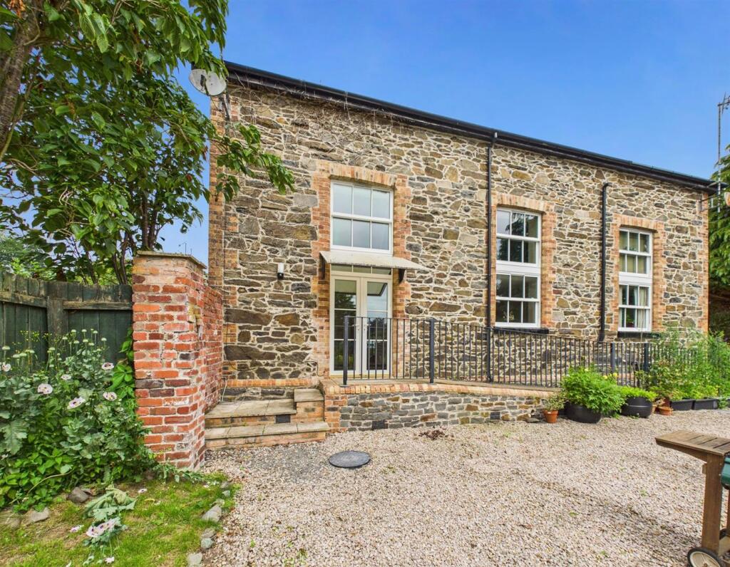 3 bed Semi Detached for rent in Pontrobert. From Roger Parry & Partners - Shrewsbury 3 bed Semi Detached for rent in Pontrobert. From Roger Parry & Partners - Shrewsbury
