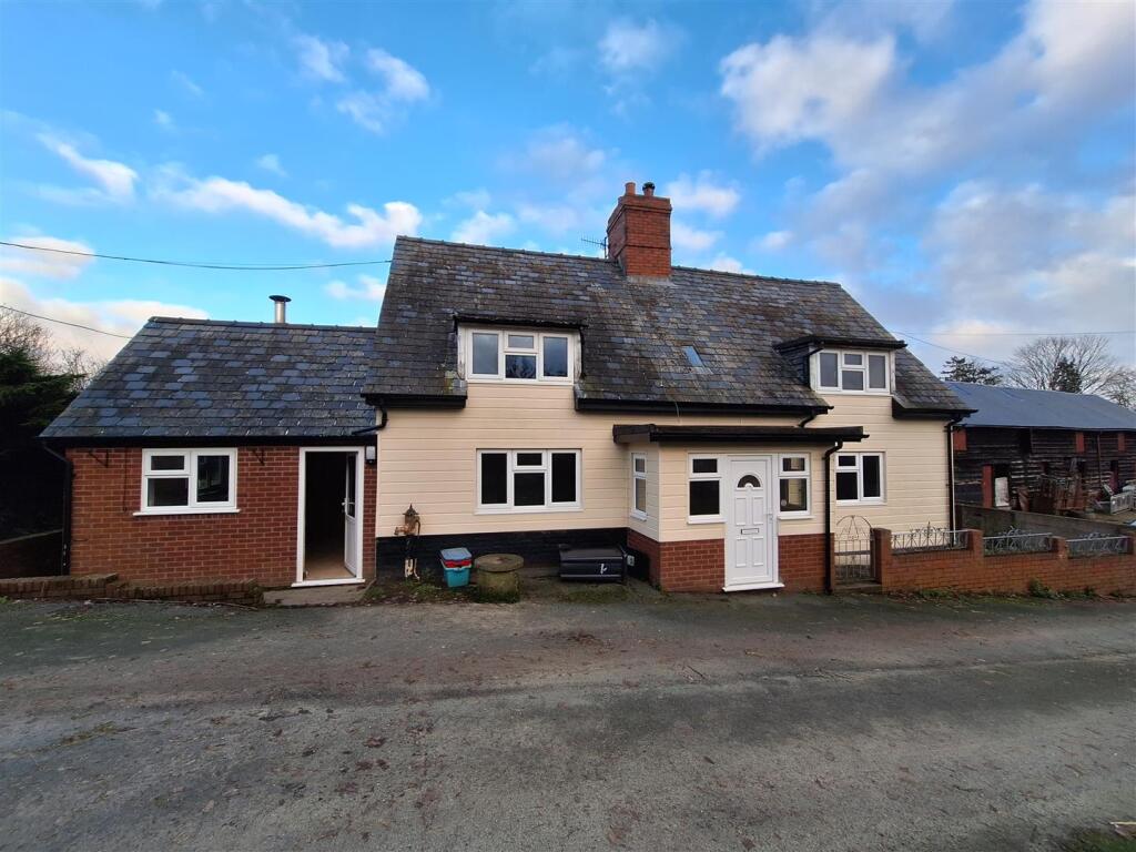 4 bed Detached for rent in Manafon. From Roger Parry & Partners - Shrewsbury 4 bed Detached for rent in Manafon. From Roger Parry & Partners - Shrewsbury