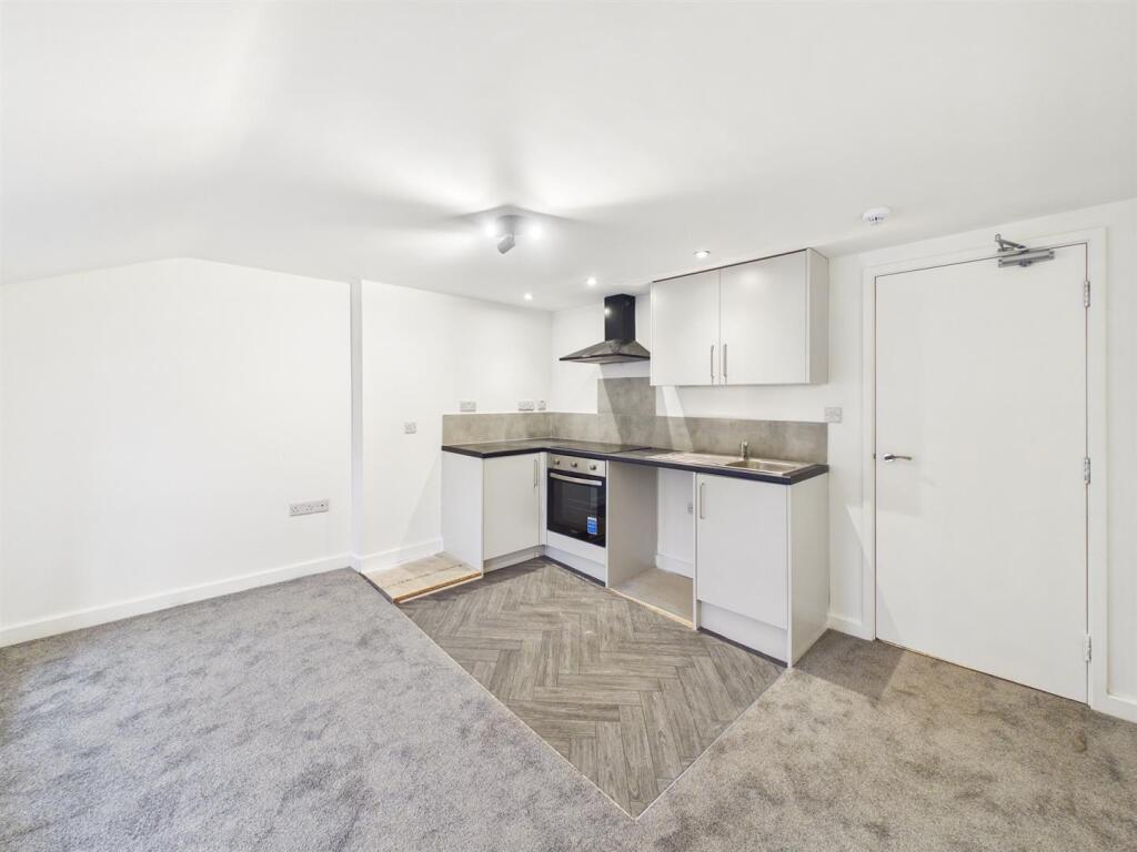 1 bed 1st Floor Flat for rent in Croesowallt. From Roger Parry & Partners - Shrewsbury