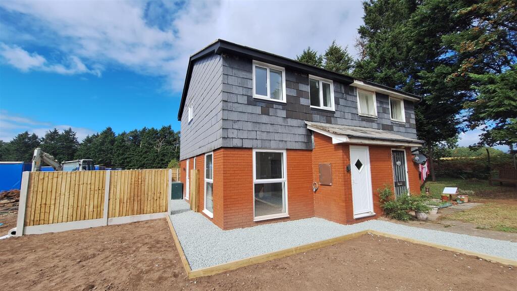 3 bed Detached for rent in Oswestry. From Roger Parry & Partners - Shrewsbury 3 bed Detached for rent in Oswestry. From Roger Parry & Partners - Shrewsbury