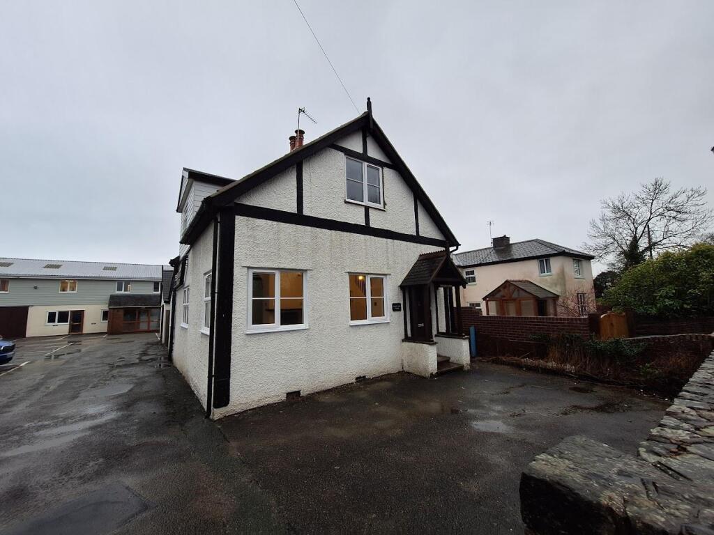 2 bed Cottage for rent in Whittington. From Roger Parry & Partners - Shrewsbury