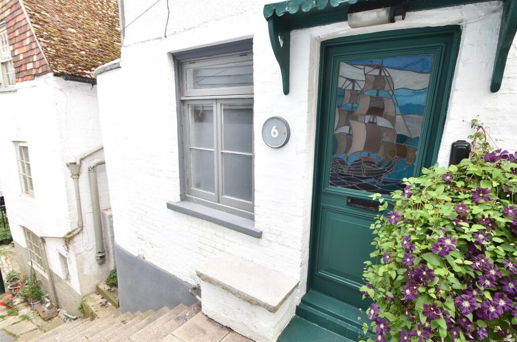 2 bed Mid Terraced House for rent in Hastings. From Rush Witt & Wilson - St.Leonards-on-sea