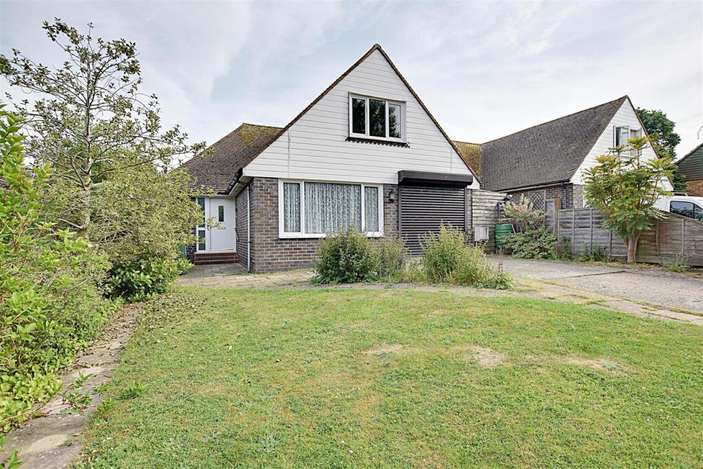 3 bed Detached bungalow for rent in Lunsford's Cross. From Rush Witt & Wilson - St.Leonards-on-sea 3 bed Detached bungalow for rent in Lunsford's Cross. From Rush Witt & Wilson - St.Leonards-on-sea