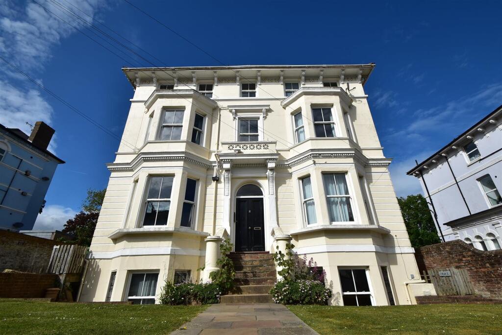 3 bed Apartment for rent in Hastings. From Rush Witt & Wilson - St.Leonards-on-sea 3 bed Apartment for rent in Hastings. From Rush Witt & Wilson - St.Leonards-on-sea