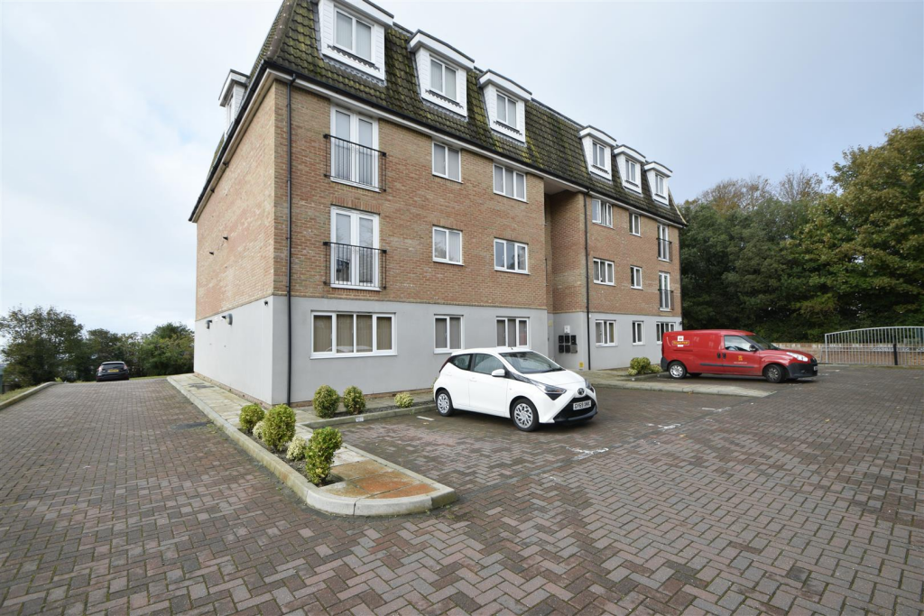 2 bed 1st Floor Flat for rent in Hastings. From Rush Witt & Wilson - St.Leonards-on-sea