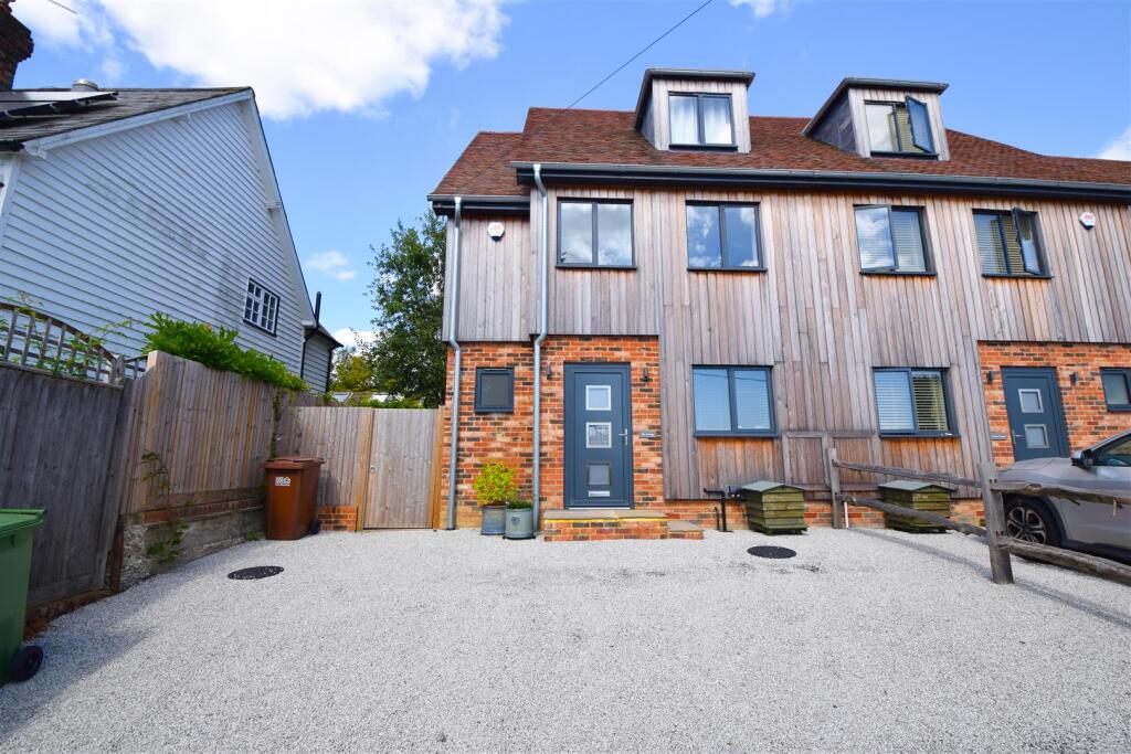 3 bed Semi Detached for rent in Cripp's Corner. From Rush Witt & Wilson - St.Leonards-on-sea 3 bed Semi Detached for rent in Cripp's Corner. From Rush Witt & Wilson - St.Leonards-on-sea