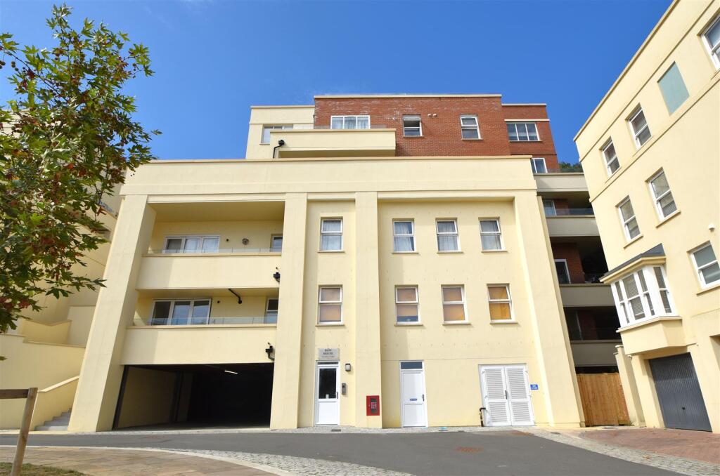 2 bed 1st Floor Flat for rent in Hastings. From Rush Witt & Wilson - St.Leonards-on-sea