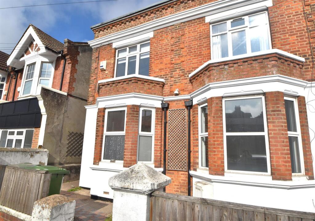 2 bed Semi Detached for rent in Bachelor's Bump. From Rush Witt & Wilson - St.Leonards-on-sea 2 bed Semi Detached for rent in Bachelor's Bump. From Rush Witt & Wilson - St.Leonards-on-sea