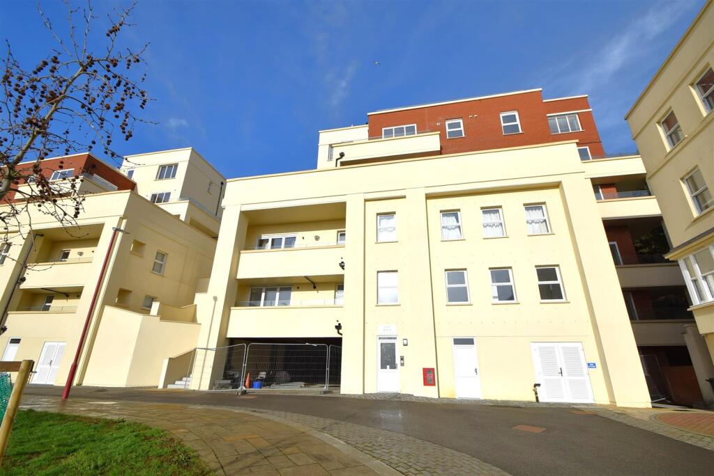 2 bed Apartment for rent in Hastings. From Rush Witt & Wilson - St.Leonards-on-sea 2 bed Apartment for rent in Hastings. From Rush Witt & Wilson - St.Leonards-on-sea