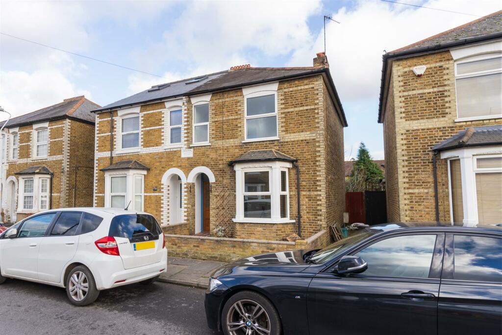 3 bed Semi-Detached House for rent in Yiewsley. From R.Whitley and Co