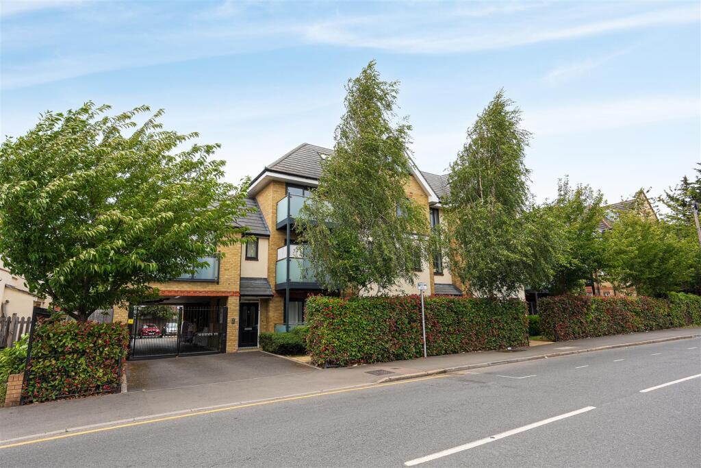 2 bed Apartment for rent in West Drayton. From R.Whitley and Co