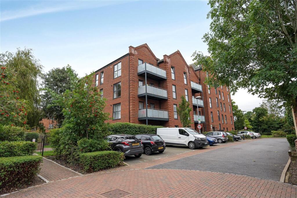2 bed Apartment for rent in West Drayton. From R.Whitley and Co