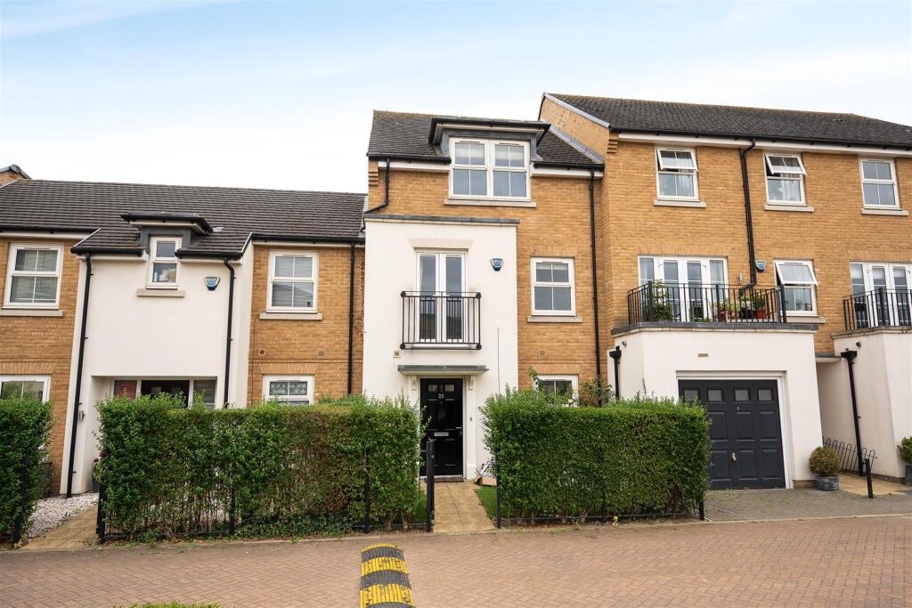 4 bed Town House for rent in West Drayton. From R.Whitley and Co