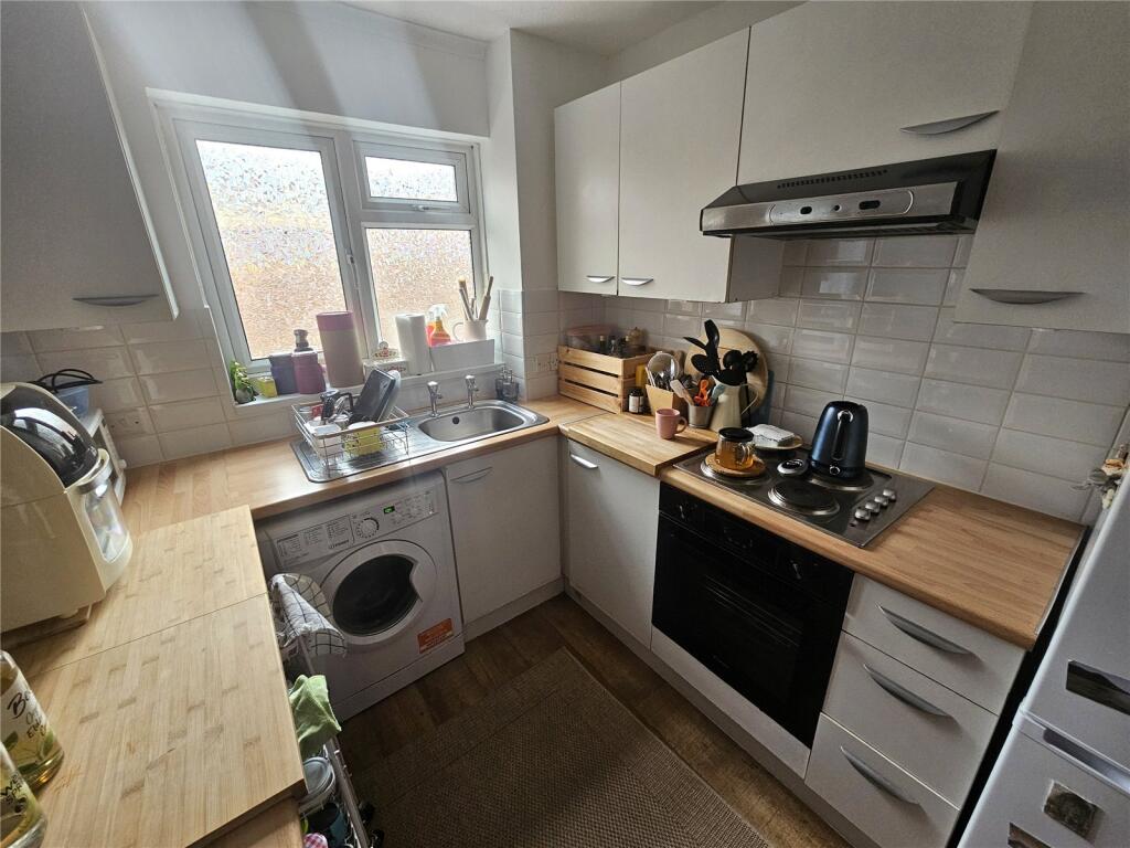 1 bed Apartment for rent in Uxbridge. From R.Whitley and Co