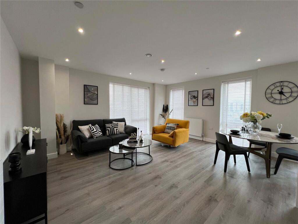 3 bed Apartment for rent in Rainham. From R.Whitley and Co