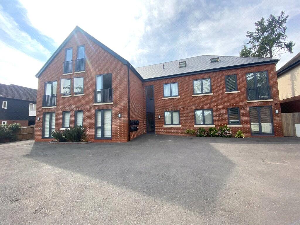 2 bed Apartment for rent in New Denham. From R.Whitley and Co