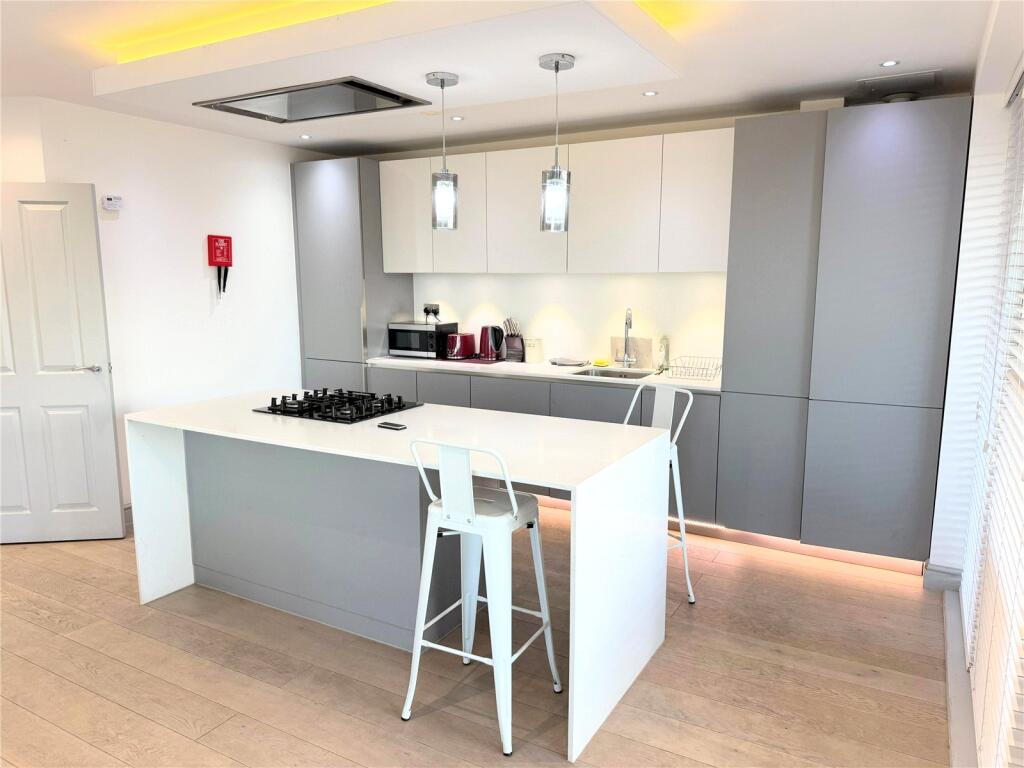 2 bed Apartment for rent in West Ham. From R.Whitley and Co
