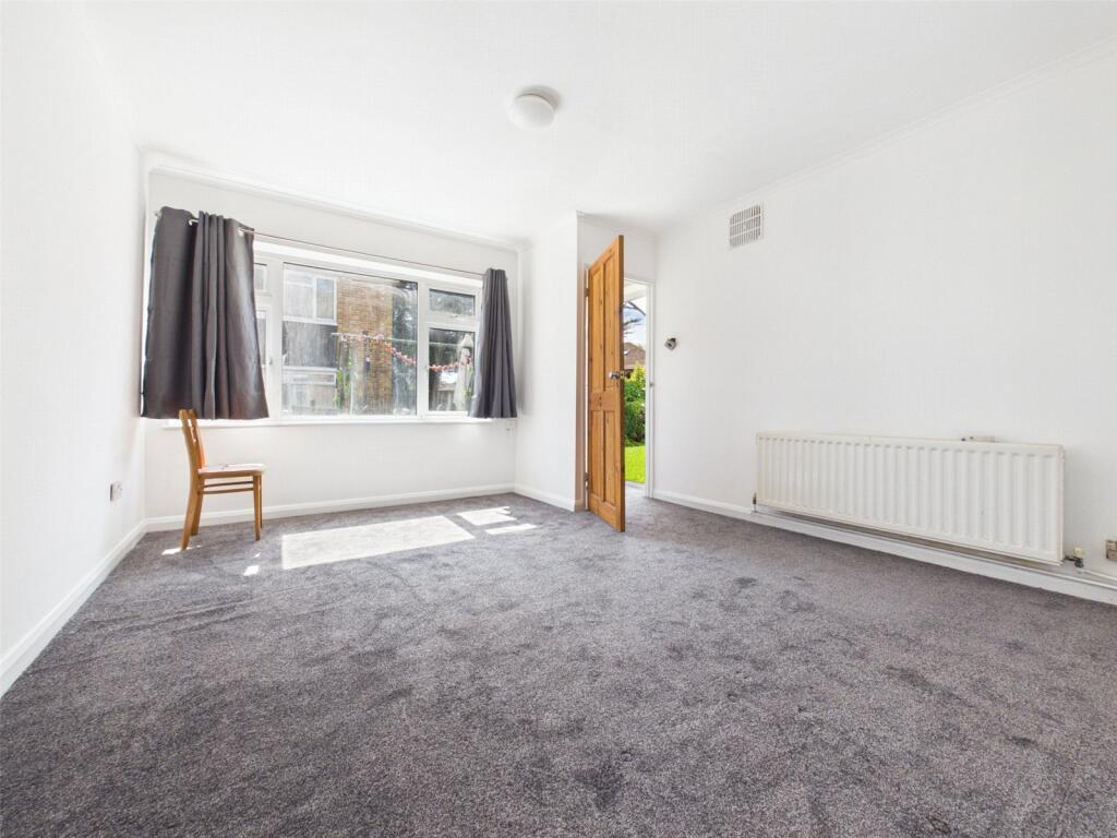 4 bed Apartment for rent in Southall. From R.Whitley and Co