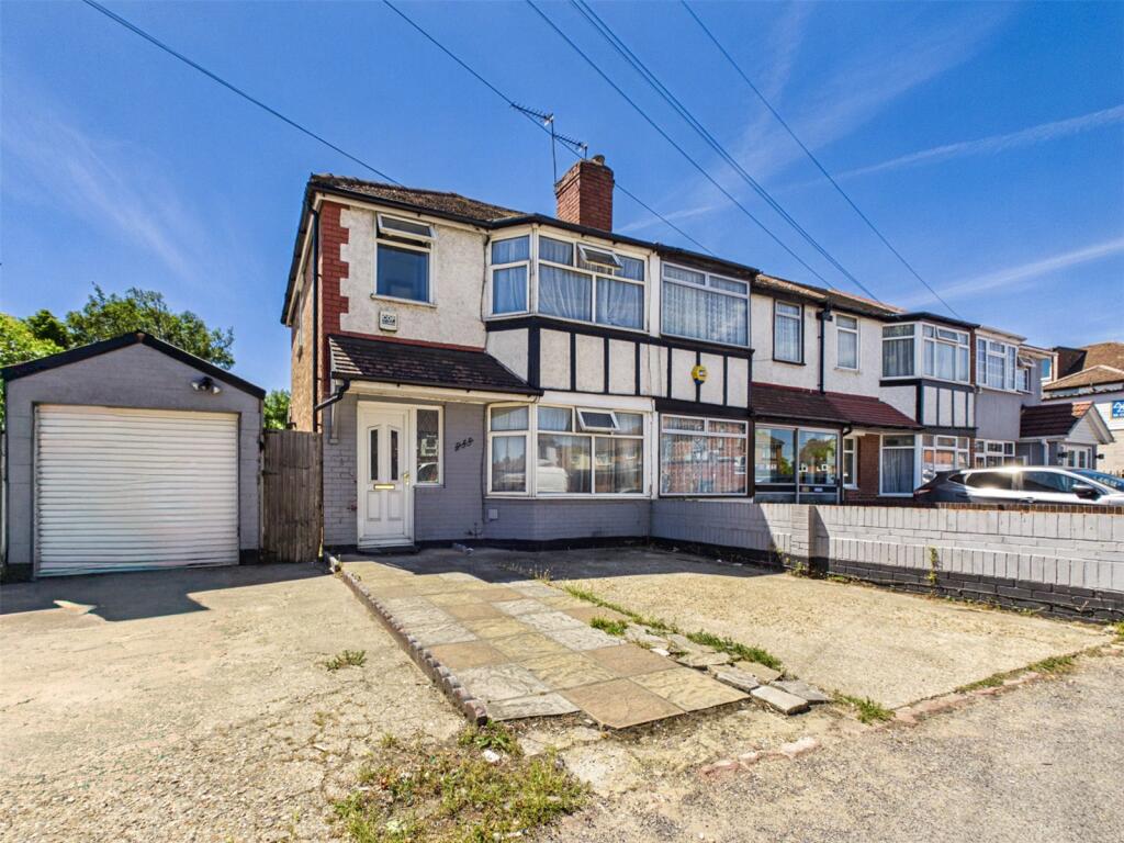 3 bed End of Terrace for rent in Hayes. From R.Whitley and Co