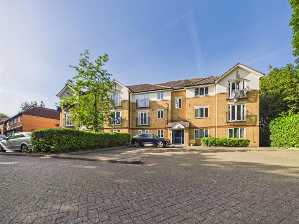 2 bed Apartment for rent in West Drayton. From R.Whitley and Co