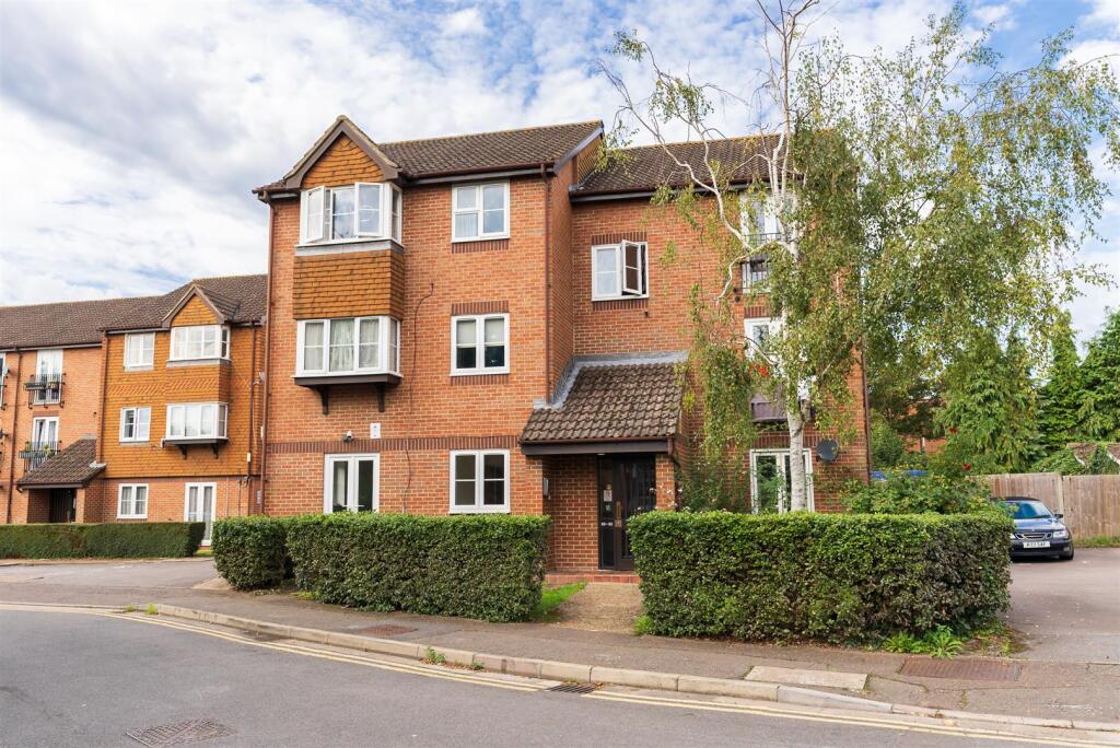 2 bed Apartment for rent in West Drayton. From R.Whitley and Co