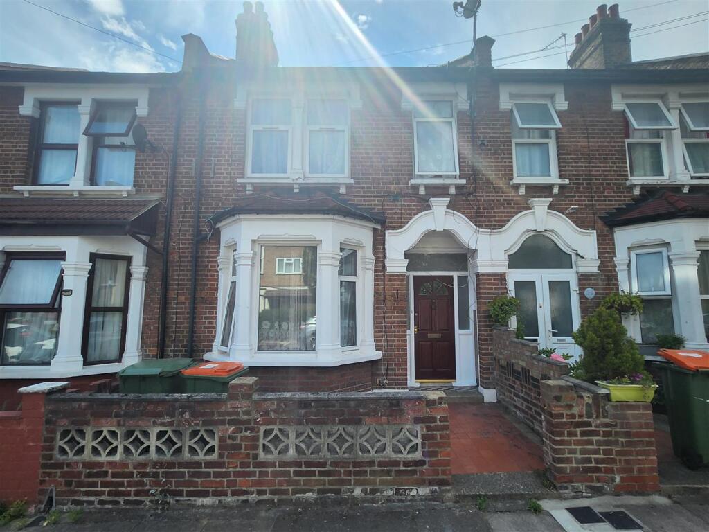3 bed Detached for rent in London. From Sandra Davidson - Redbridge