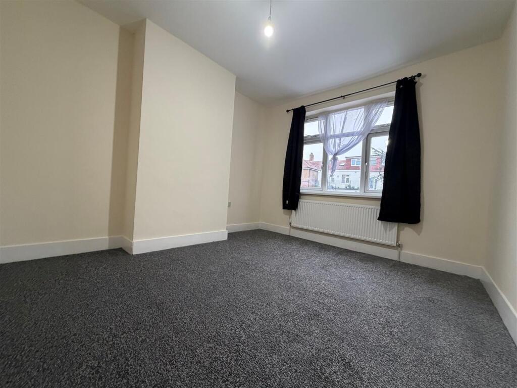 3 bed 1st Floor Flat for rent in Wanstead. From Sandra Davidson - Redbridge