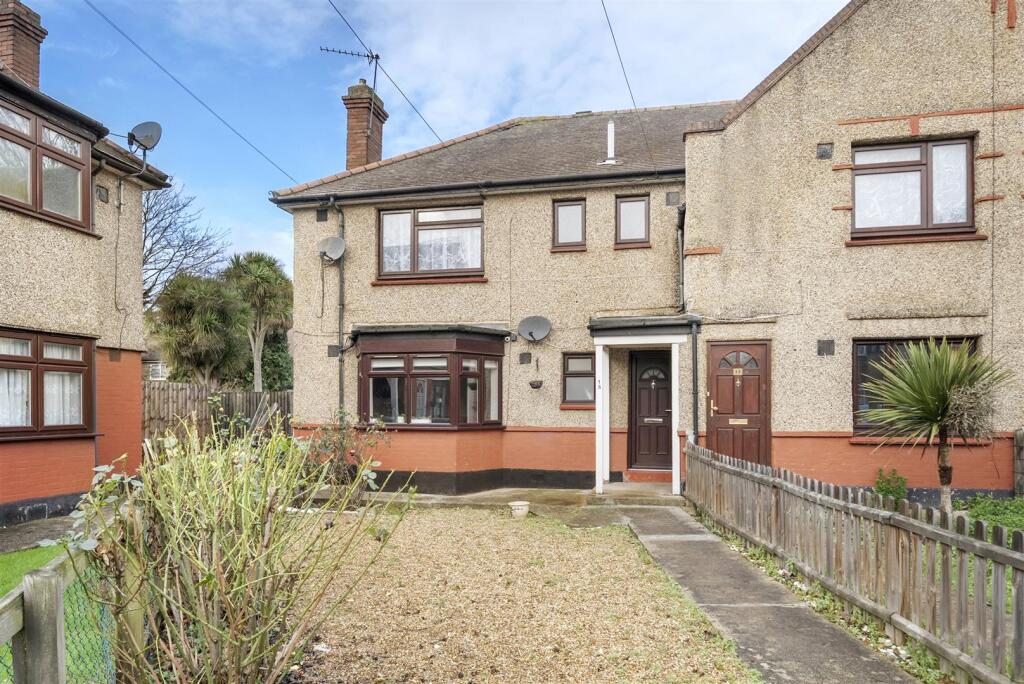 3 bed 1st Floor Flat for rent in London. From Sandra Davidson - Redbridge