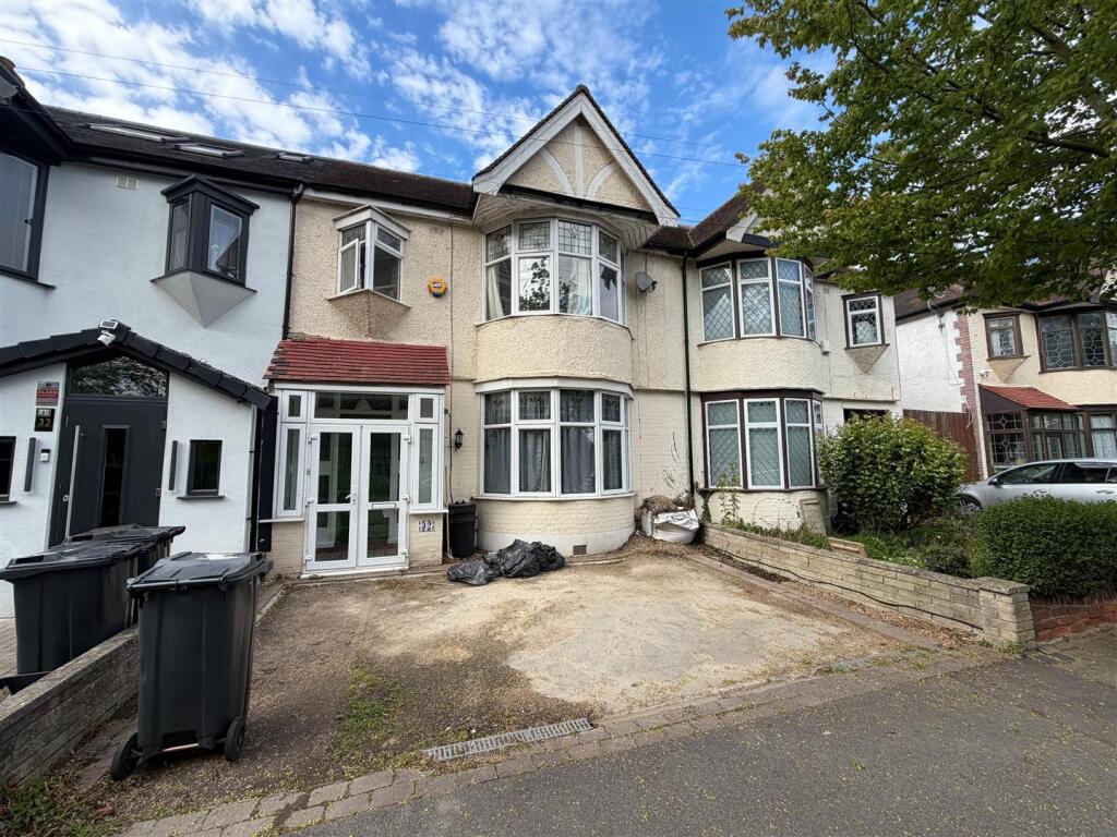 3 bed Mid Terraced House for rent in Ilford. From Sandra Davidson - Redbridge 3 bed Mid Terraced House for rent in Ilford. From Sandra Davidson - Redbridge