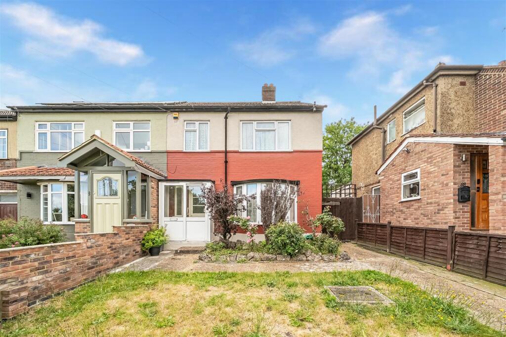 3 bed Detached for rent in Ilford. From Sandra Davidson - Redbridge 3 bed Detached for rent in Ilford. From Sandra Davidson - Redbridge