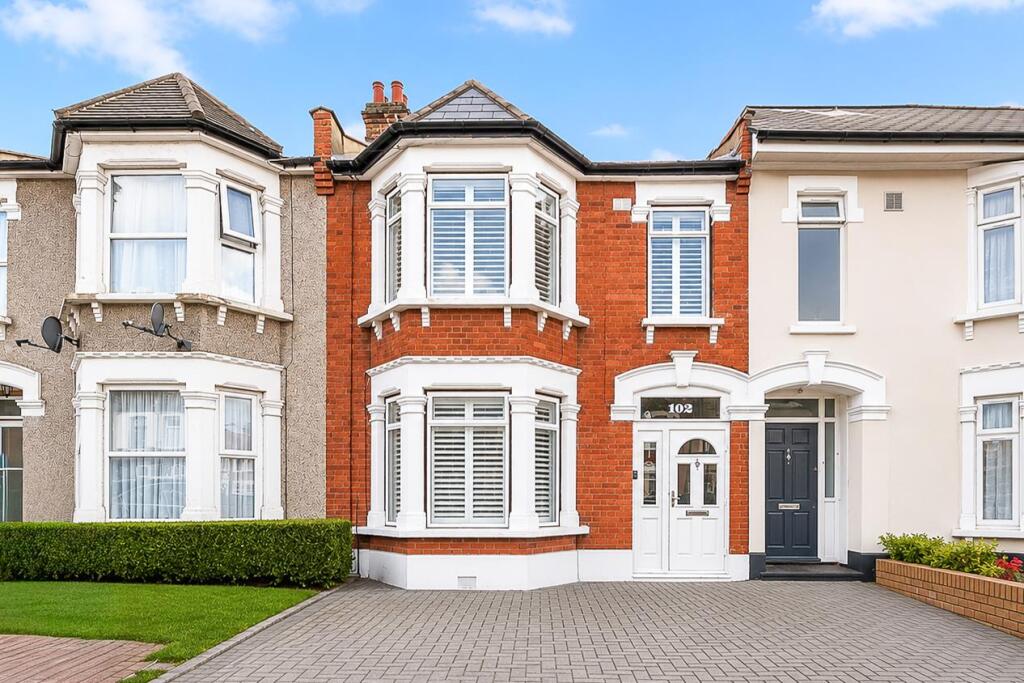 3 bed Mid Terraced House for rent in London. From Sandra Davidson - Redbridge