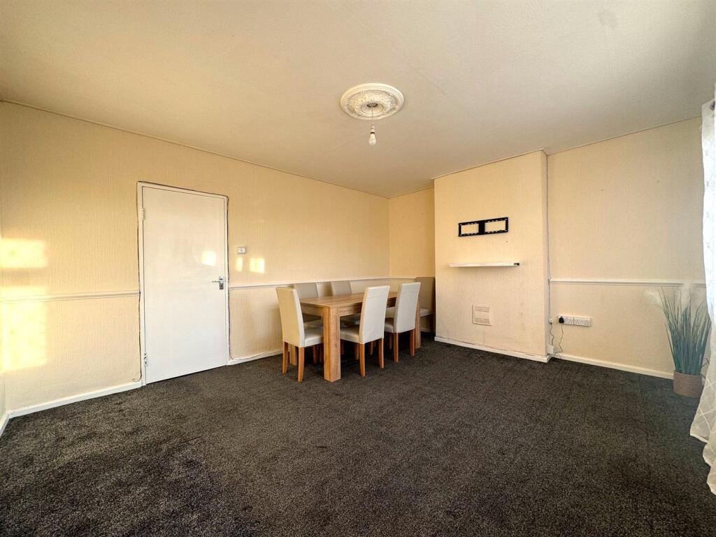 2 bed 1st Floor Flat for rent in Chigwell. From Sandra Davidson - Redbridge