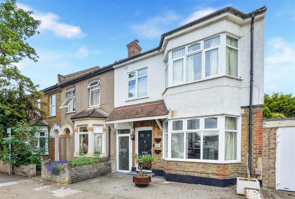 4 bed End of Terrace for rent in Romford. From Sandra Davidson - Redbridge 4 bed End of Terrace for rent in Romford. From Sandra Davidson - Redbridge