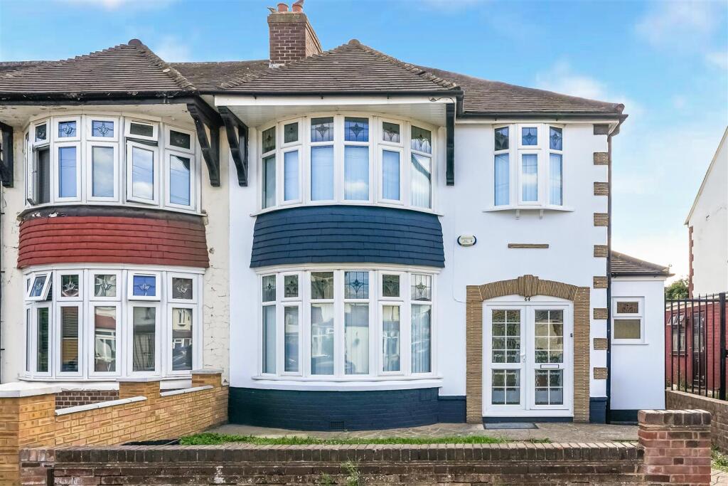 3 bed End of Terrace for rent in Barking. From Sandra Davidson - Redbridge 3 bed End of Terrace for rent in Barking. From Sandra Davidson - Redbridge