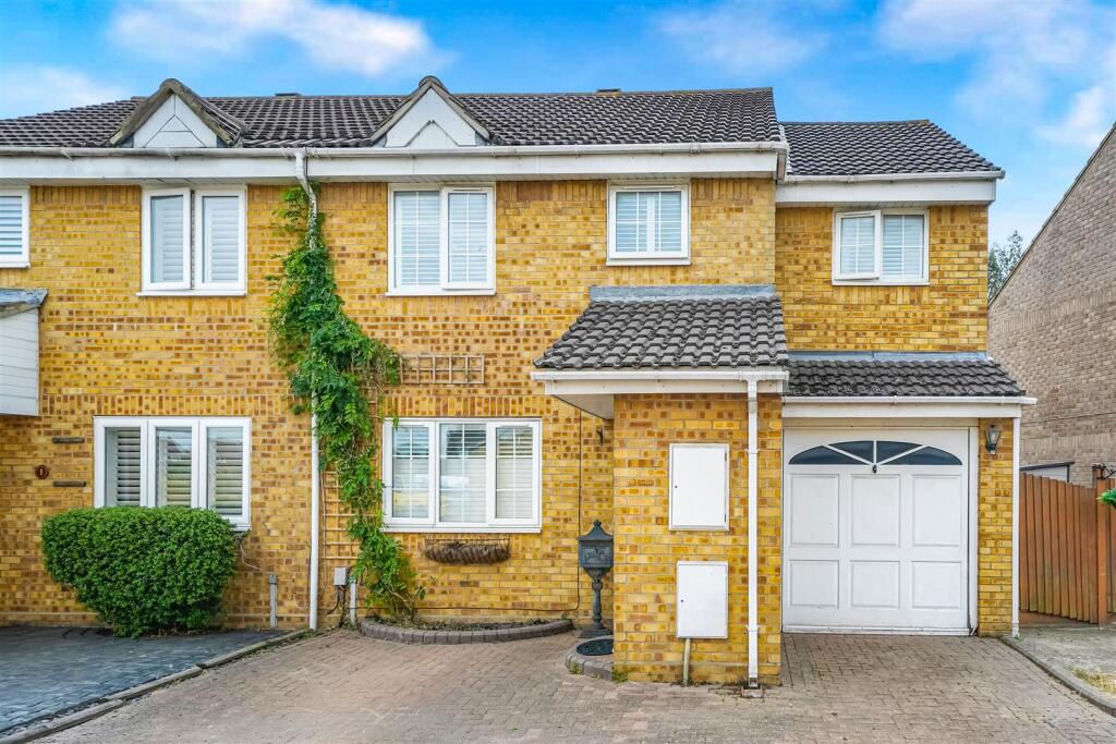 3 bed Detached for rent in Hornchurch. From Sandra Davidson - Redbridge