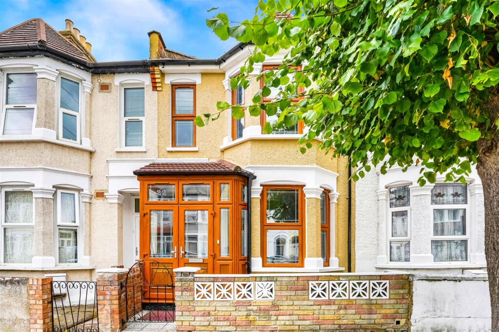 3 bed Mid Terraced House for rent in East Ham. From Sandra Davidson - Redbridge