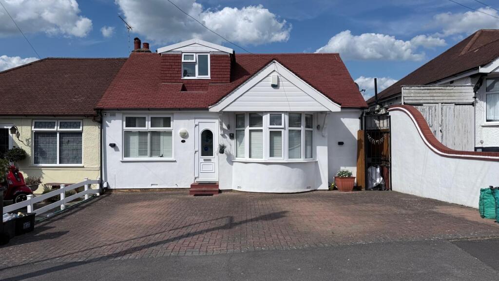 4 bed Detached for rent in Ilford. From Sandra Davidson - Redbridge