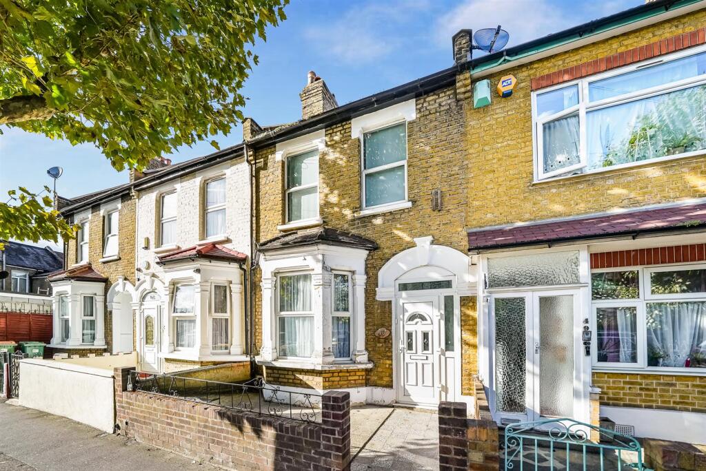 3 bed Detached for rent in East Ham. From Sandra Davidson - Redbridge