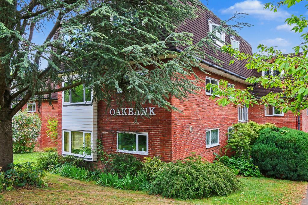 2 bed 1st Floor Flat for rent in Radlett. From Aitchisons - Radlett