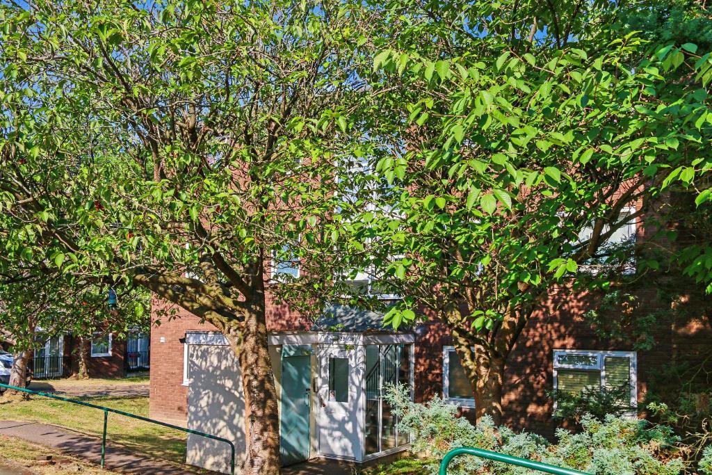 1 bed 1st Floor Flat for rent in Radlett. From Aitchisons - Radlett