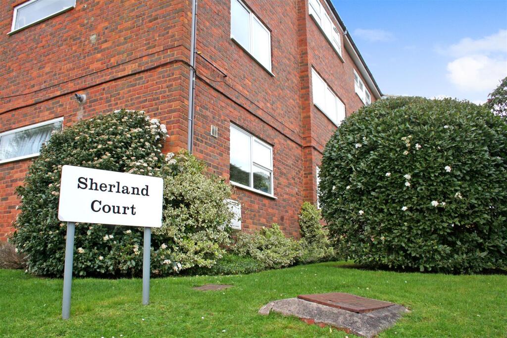 2 bed 1st Floor Flat for rent in Radlett. From Aitchisons - Radlett
