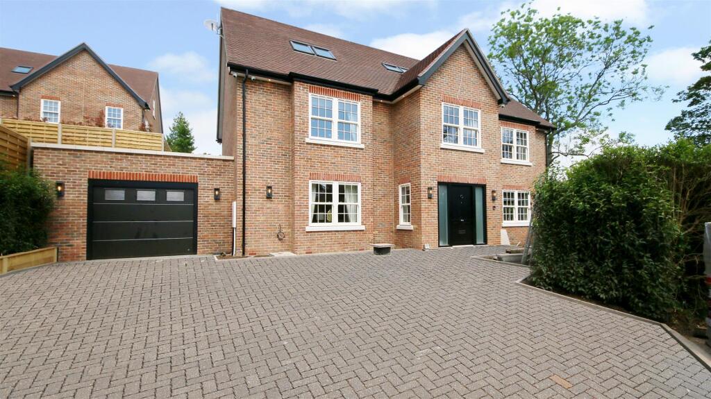 5 bed Detached for rent in Radlett. From Aitchisons - Radlett 5 bed Detached for rent in Radlett. From Aitchisons - Radlett