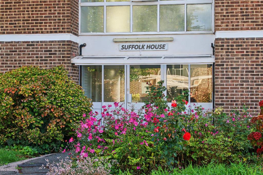 2 bed 1st Floor Flat for rent in Stanmore. From Aitchisons - Radlett