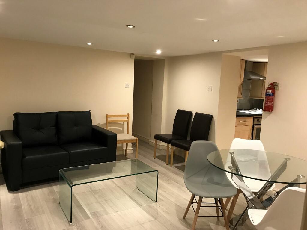 3 bed Apartment for rent in Gatley. From Ash Residential - Manchester