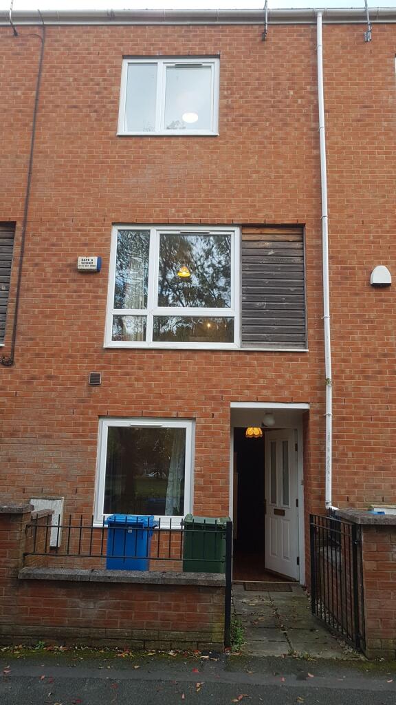 4 bed Mid Terraced House for rent in Manchester. From Ash Residential - Manchester