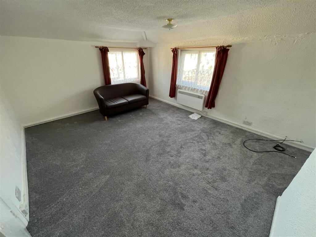 1 bed 1st Floor Flat for rent in Dunstable. From Robinsons - Dunstable